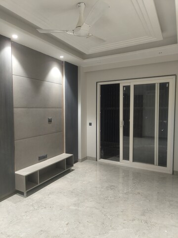 Building Lobby in 3 BHK Builder Floor at Sector 51 – for Sale