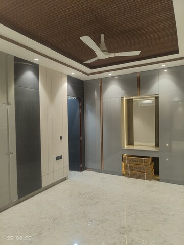 Furnished Amenities in 3 BHK Builder Floor at Sector 51 – for Sale
