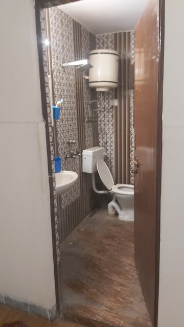 Bathroom in 3.5 BHK Apartment at Mayur Vihar – for Sale