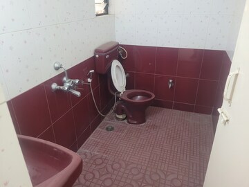 Attached Bathroom in 2 BHK Apartment at Kusum Kunj, Prabhat Road – for Rent