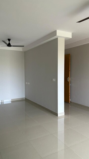 Room in 3 BHK Apartment at Mantri Webcity, Hennur – for Rent