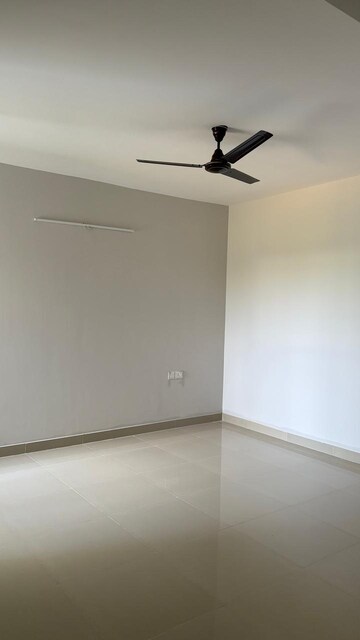 Room in 3 BHK Apartment at Mantri Webcity, Hennur – for Rent