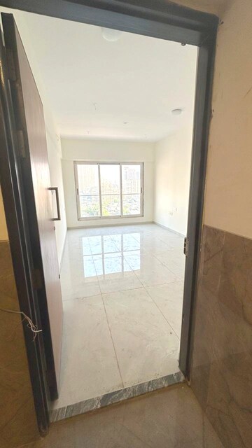 Room in 2 BHK Apartment at Sheth Irene, Malad West – for Rent