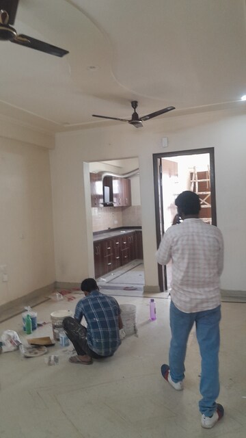 Master Bedroom in 3 BHK Builder Floor at Unitech South City II, Sector 50 – for Rent