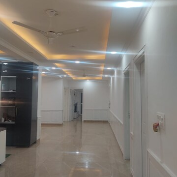 Living Room in 4 BHK Builder Floor at Sector 43 – for Rent