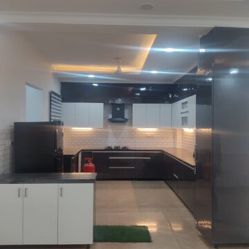 Kitchen in 4 BHK Builder Floor at Sector 43 – for Rent