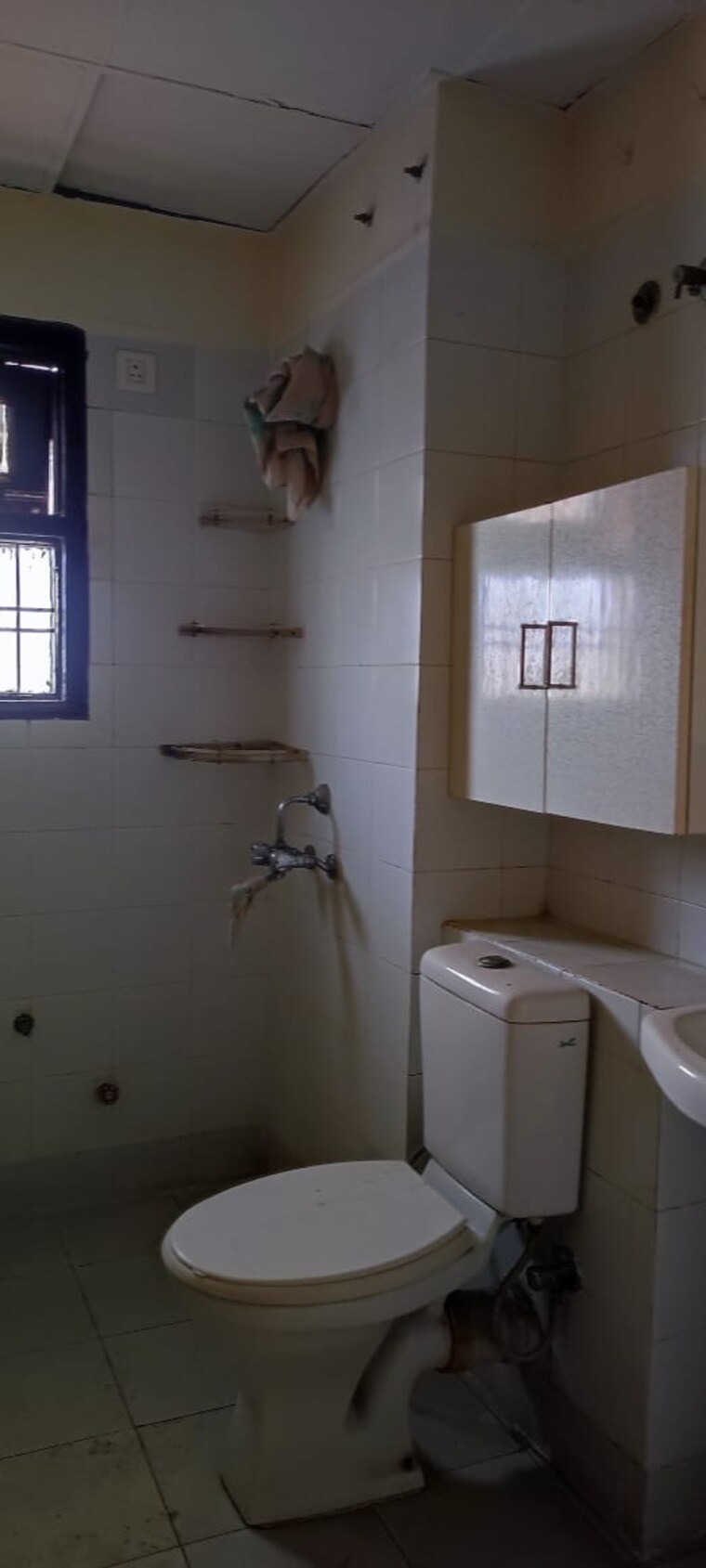 Bathroom, rps-savana 2 Bedroom 955 Sq.Ft. Apartment In Sector 88 Faridabad 8403062