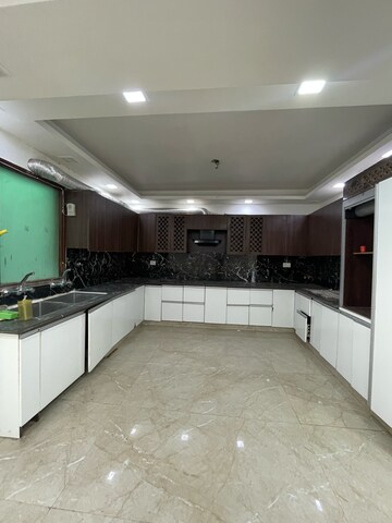 Kitchen in 4 BHK Builder Floor at Sector 43 – for Rent