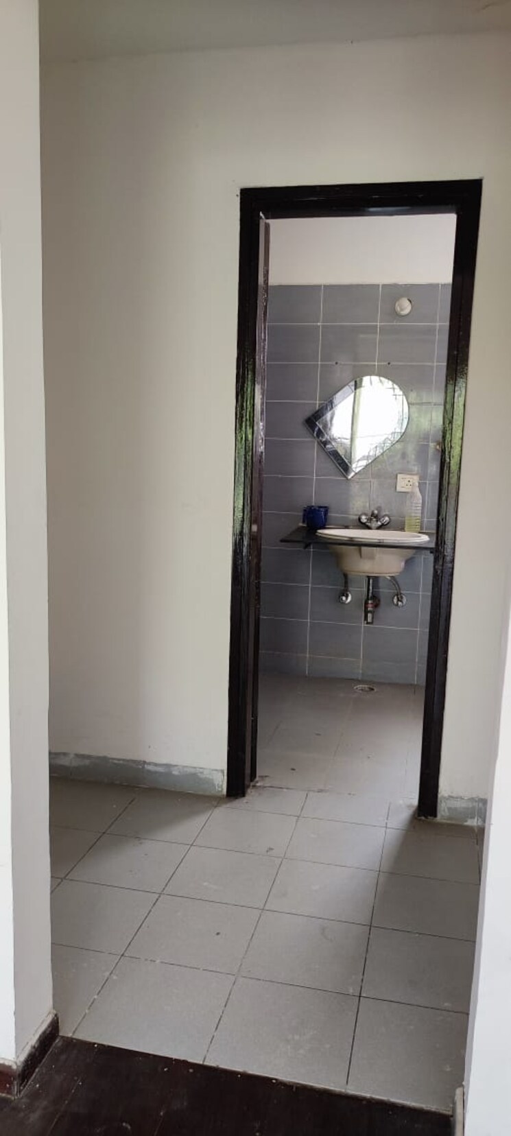 Bathroom, parklands 3 Bedroom 225 Sq.Yd. Villa In Sector 85 Faridabad 8403065