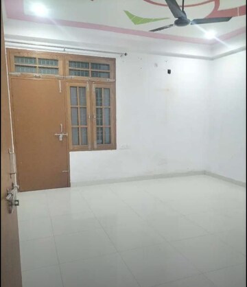 Room in 2 BHK Independent House at Jankipuram – for Rent
