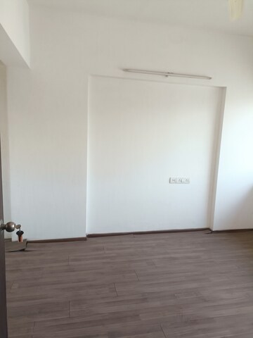 Room in 1 BHK Apartment at Lodha Splendora, Ghodbunder Road – for Sale