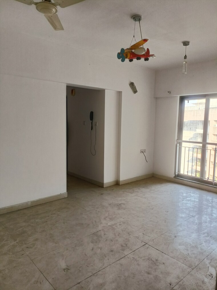 Room, lodha-splendora 1 Bedroom 450 Sq.Ft. Apartment In Ghodbunder Road Thane 8403090