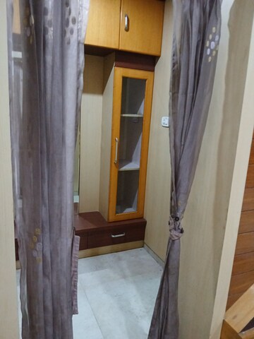 Room in 5 BHK Builder Floor at Sector 14 – for Rent