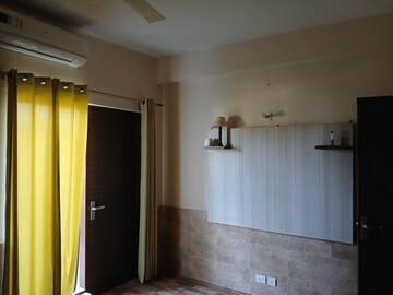 Building Lobby in 3 BHK Builder Floor at Sector 9 – for Rent