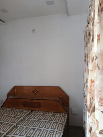 Room in 1 RK Builder Floor at Sector 9 – for Rent