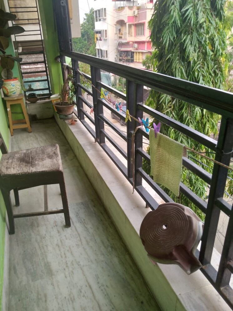 Balcony, bangur avenue 4 Bedroom 2600 Sq.Ft. Builder Floor In Bangur Avenue Kolkata 8403105