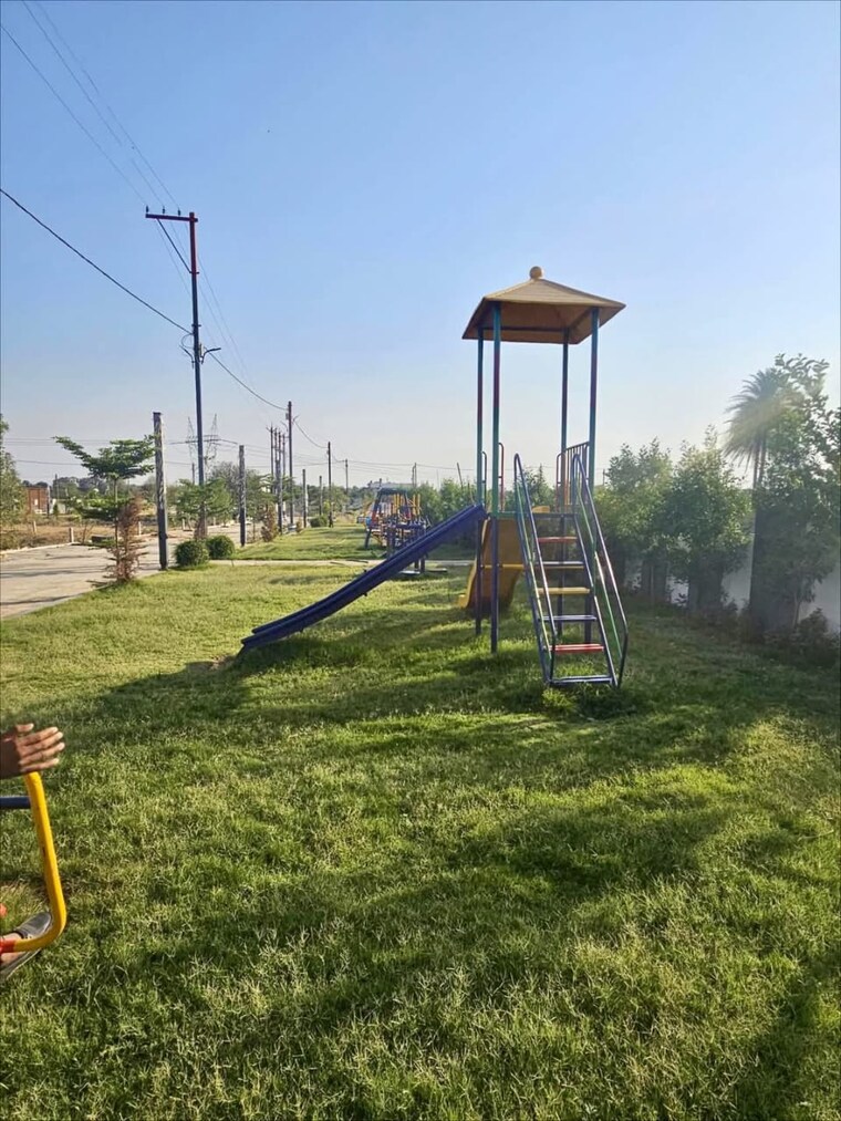 Garden, ashoka-ncr-green-extension  104 Sq.Yd. Plot In Sector 1 Greater Noida Greater Noida 8403138