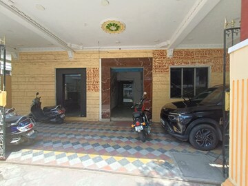 Parking in  Warehouse at West Mambalam – for Rent
