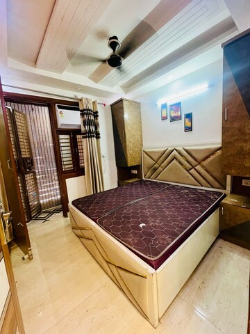 Bedroom in 2 BHK Builder Floor at Dwarka Mor – for Rent