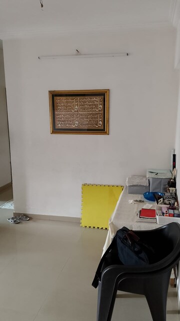Team Area in 2 BHK Apartment at Kamanwala Manavsthal, Malad West – for Rent