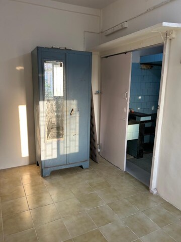 Room in 1 BHK Apartment at Siddharth Nagar CHS Goregaon, Goregaon West – for Rent