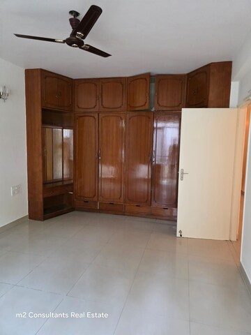 Room in 3 BHK Apartment at Chartered Court, Richmond Road – for Rent