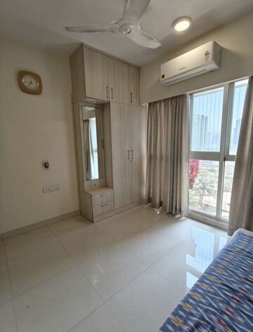 Bedroom in 2.5 BHK Apartment at Wadhwa Elite Platina 19, Kolshet Road – for Rent