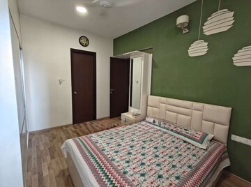 Bedroom in 2.5 BHK Apartment at Wadhwa Elite Platina 19, Kolshet Road – for Rent
