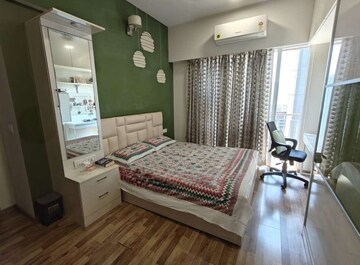 Bedroom in 2.5 BHK Apartment at Wadhwa Elite Platina 19, Kolshet Road – for Rent