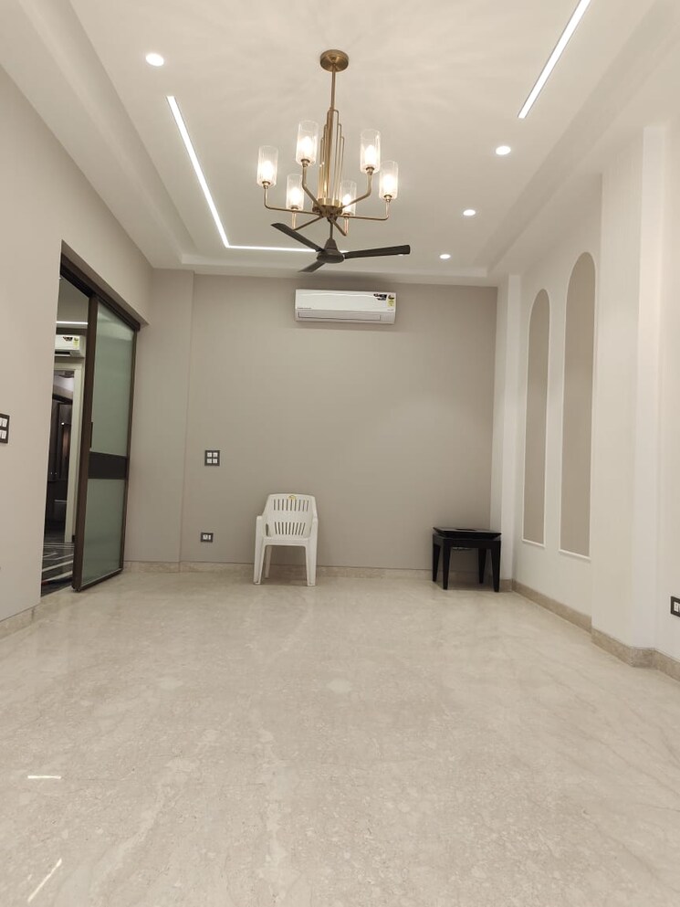 Room, nehru enclave 3 Bedroom 1800 Sq.Ft. Builder Floor In Nehru Enclave Delhi 8403290