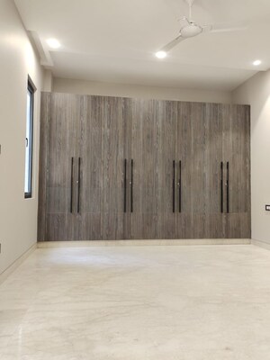 Room in 3 BHK Builder Floor at Nehru Enclave – for Sale