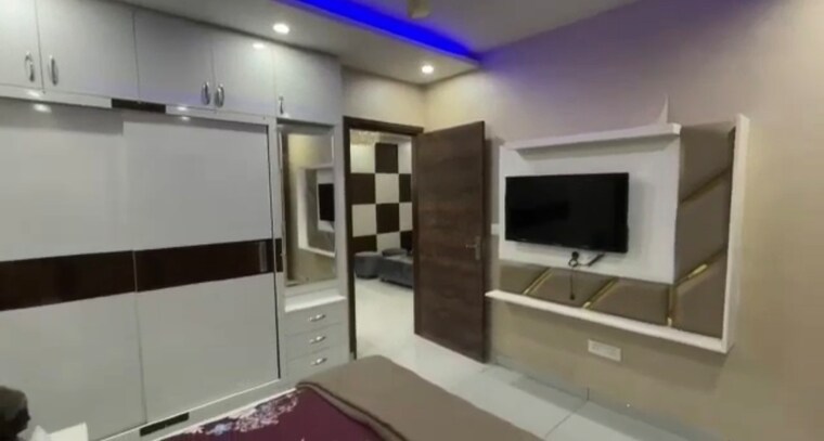 Room, patiala road 3 Bedroom 1500 Sq.Ft. Apartment In Patiala Road Zirakpur 8403312