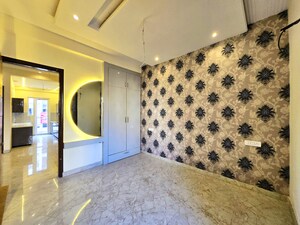 Room in 3 BHK Apartment at Sector 20 – for Sale