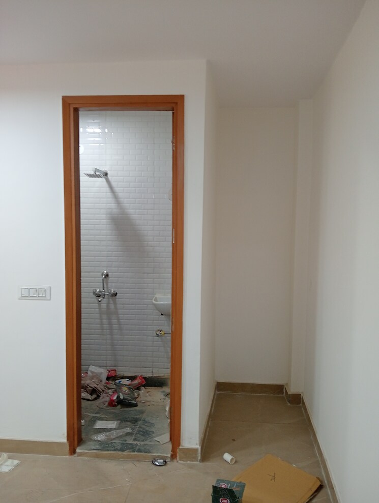 Bathroom, govindpuri 2 Bedroom 580 Sq.Ft. Builder Floor In Govindpuri Delhi 8403348