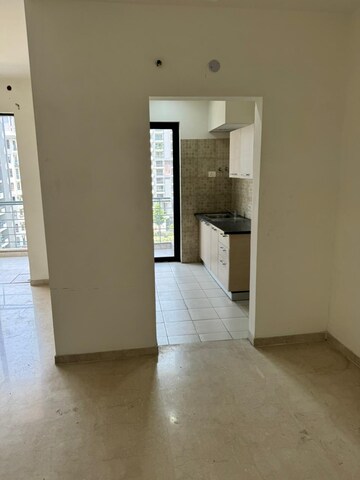 Room in 3 BHK Apartment at Godrej Oasis, Sector 88a – for Rent