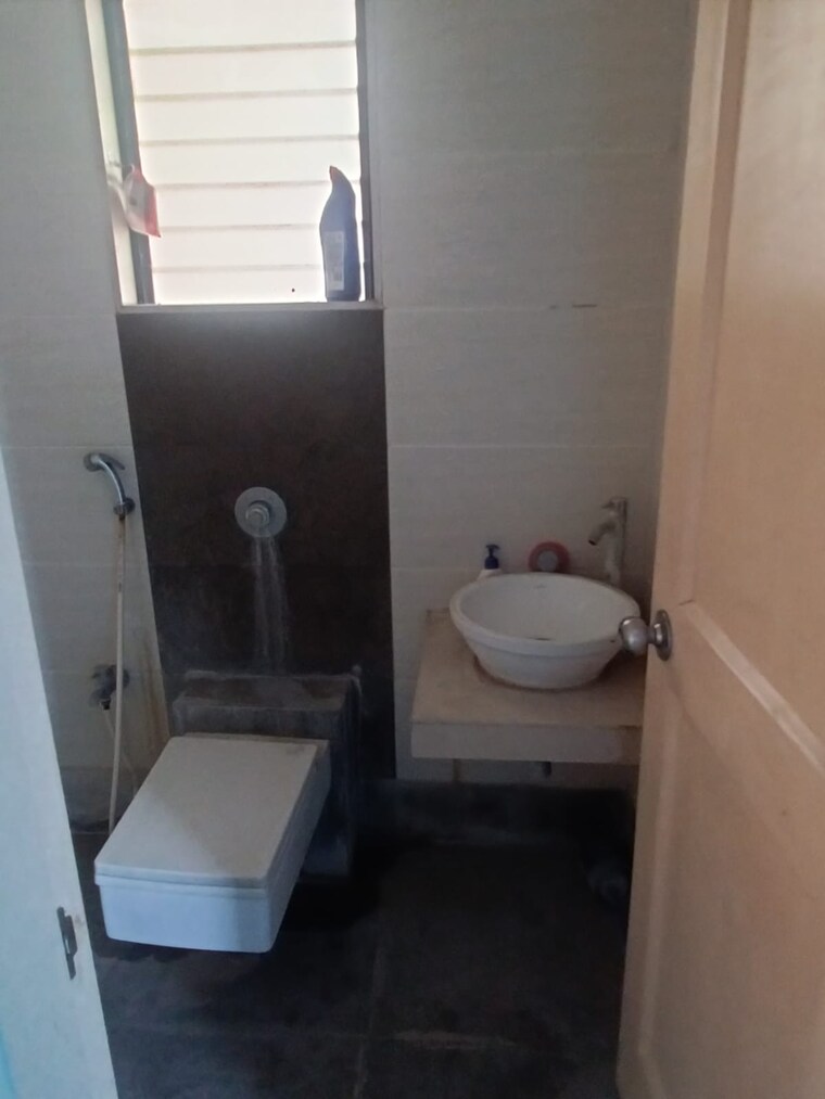 Bathroom, vijay-the-residency 2 Bedroom 680 Sq.Ft. Apartment In Ghodbunder Road Thane 8403387