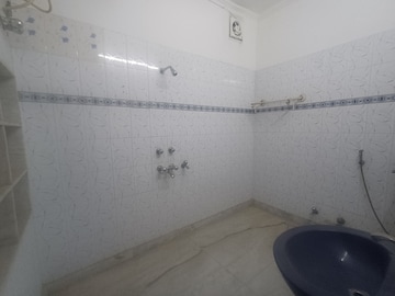 Bathroom in 6+ BHK Independent House at Kanth Road – for Sale