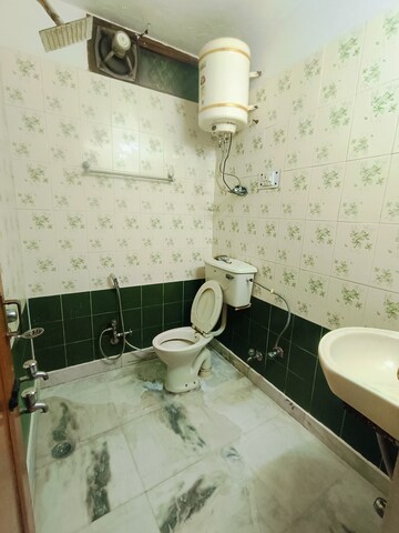 Attached Bathroom in 1 BHK Builder Floor at Malviya Nagar – for Rent