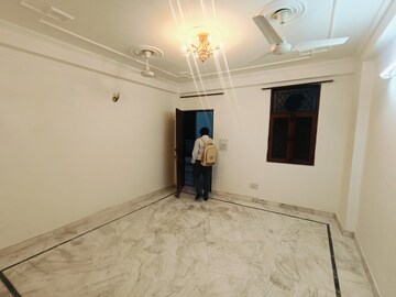 Room in 1 BHK Builder Floor at Malviya Nagar – for Rent