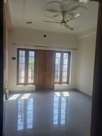 Room in 2 BHK Independent House at Jankipuram – for Rent