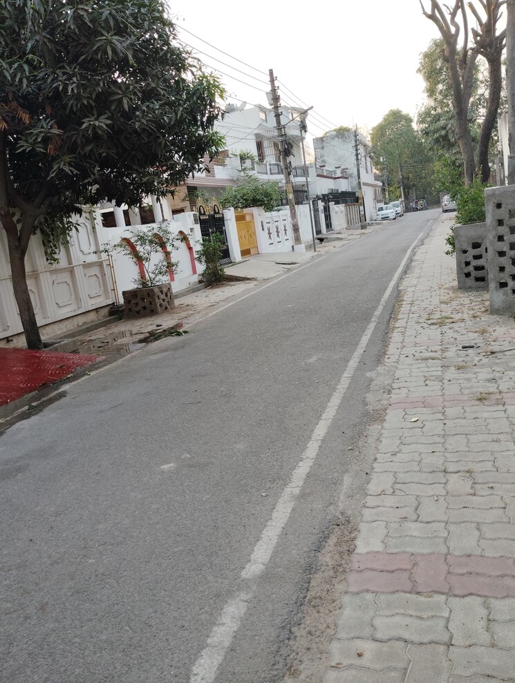  Parking, vikas nagar 4 Bedroom 1650 Sq.Ft. Independent House In Vikas Nagar Lucknow 8403404