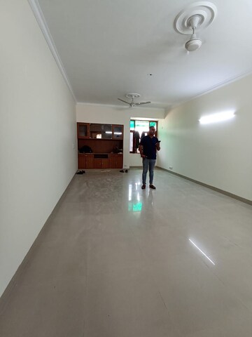 2.5 BHK Apartment For Rent in Paschim Vihar