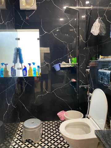 Master Bedroom in 2.5 BHK Apartment at Paschim Vihar – for Rent