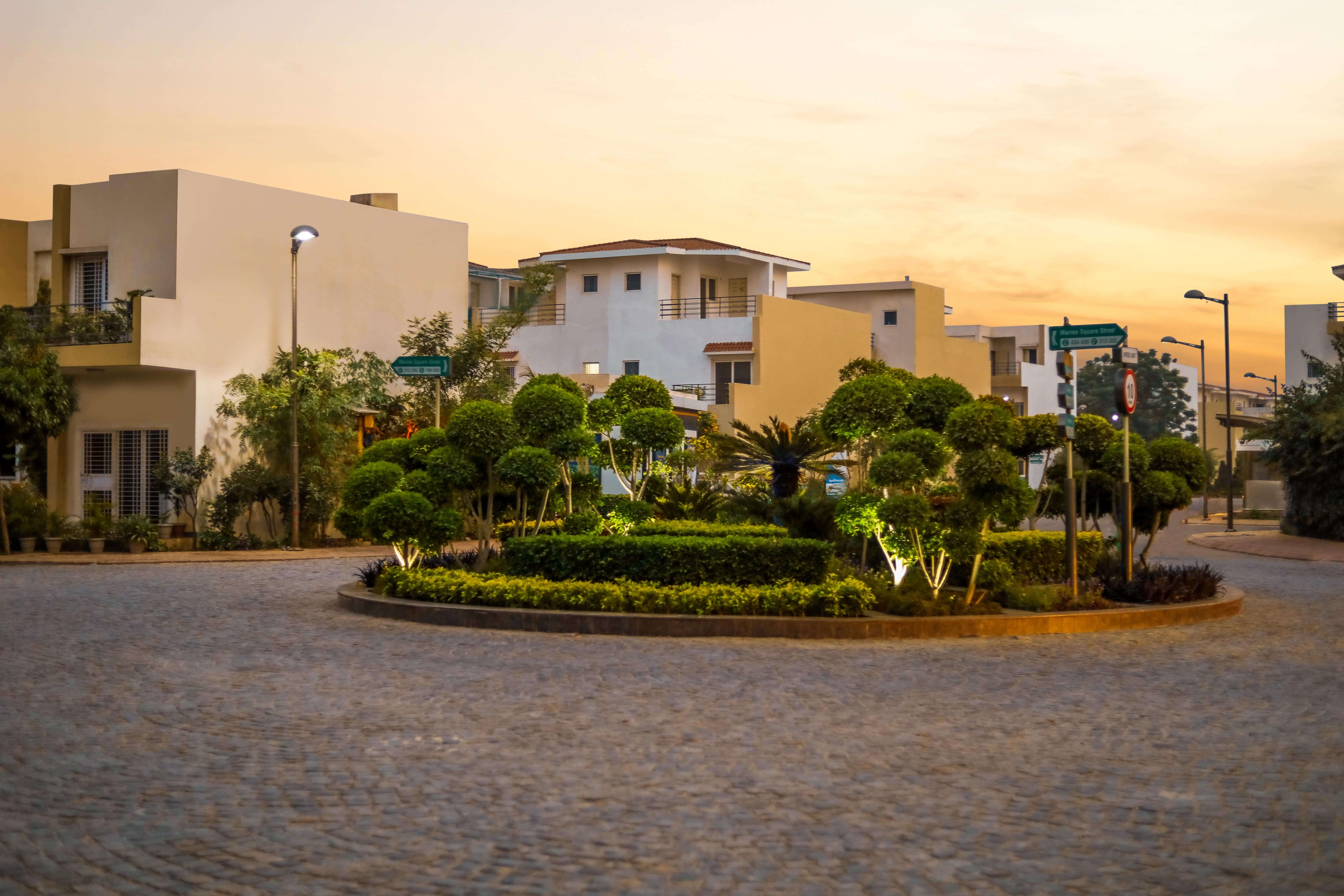 3 BHK + Extra Room Villa For Sale in Paramount Golfforeste Villas