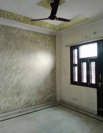 Room in 2 BHK Builder Floor at Burari – for Rent