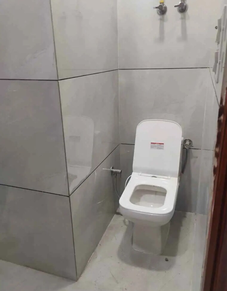 Bathroom, burari 2 Bedroom 450 Sq.Ft. Builder Floor In Burari Delhi 8403510