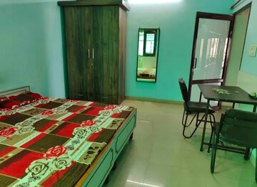 Bedroom in 1 BHK Villa at Aliganj – for Rent