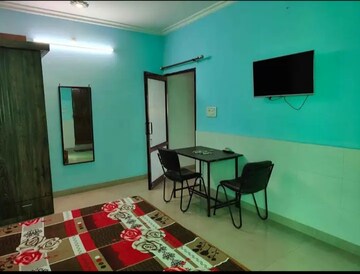 Master Bedroom in 1 BHK Villa at Aliganj – for Rent