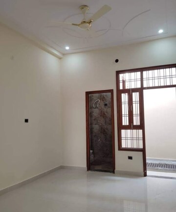 Room in 2 BHK Independent House at Jankipuram – for Rent