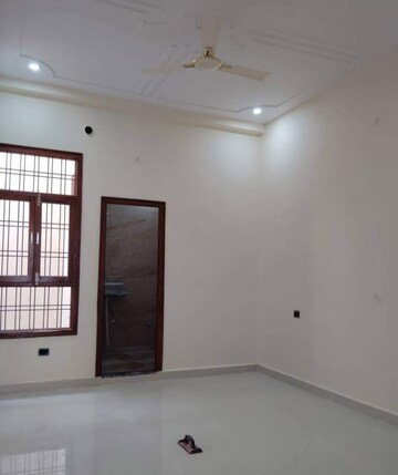 Room in 2 BHK Independent House at Jankipuram – for Rent
